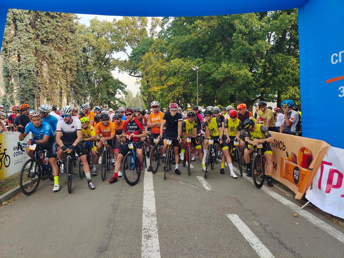 EatMe Healthy Snack Bars Partner with Ukraine’s Largest Fundraising Cycling Race – Kyivska Sotka 2024